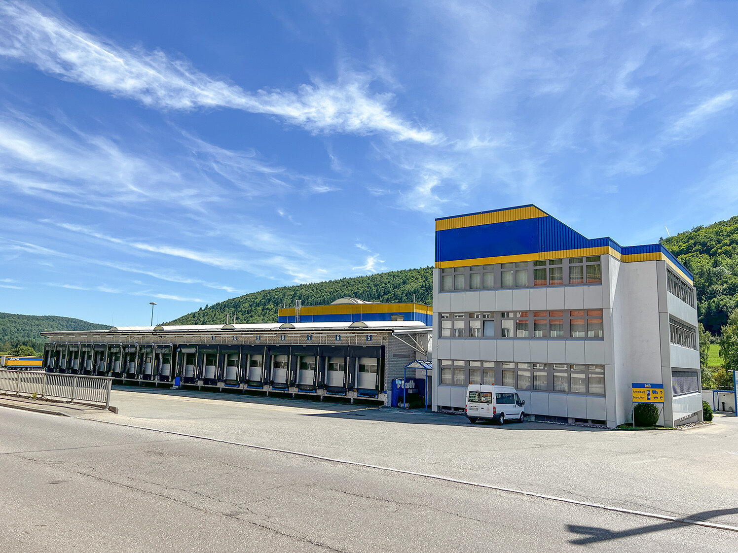 Logistikzentrum zur Miete provisionsfrei 6.615 m²<br/>Lagerfläche ab 1.300 m²<br/>Teilbarkeit Gammertinger Straße 36-38 Burladingen Burladingen 72393