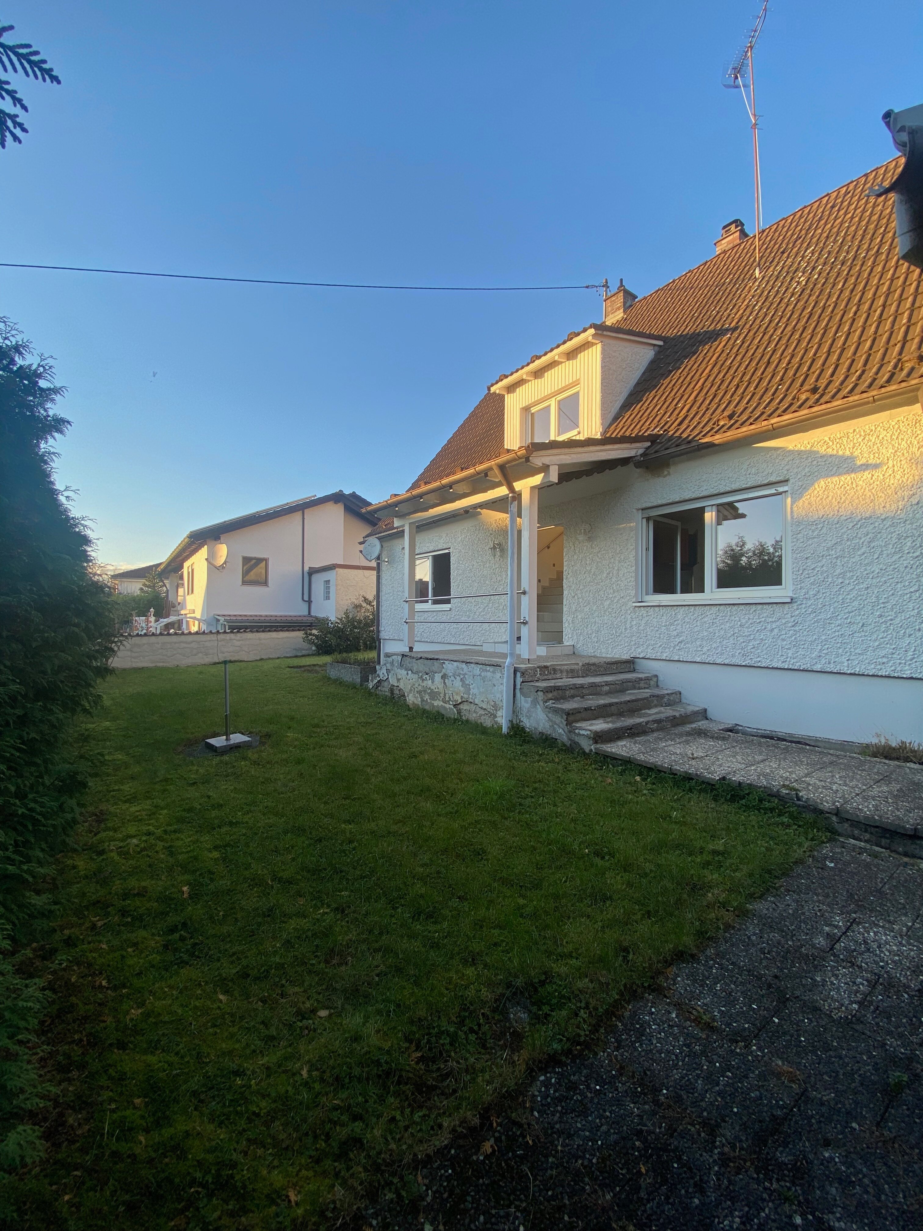 Einfamilienhaus zum Kauf 498.000 € 6 Zimmer 145 m²<br/>Wohnfläche 465 m²<br/>Grundstück ab sofort<br/>Verfügbarkeit Neubaustr. Wettstetten Wettstetten 85139