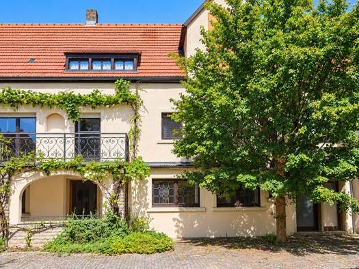 Bauernhaus zum Kauf 320.000 € 10 Zimmer 240 m² 780 m² Grundstück frei ab sofort Hauptstraße 4 Gaukönigshofen Gaukönigshofen 97253