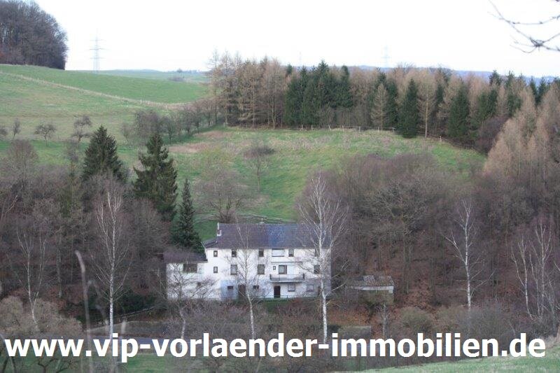 Einfamilienhaus zum Kauf 297.000 € 8 Zimmer 200 m²<br/>Wohnfläche 18.564 m²<br/>Grundstück Ehrenhausen Windeck 51570