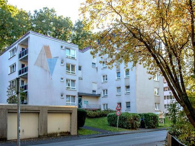 Wohnung zur Miete 289 € 4 Zimmer 83,9 m² 3. Geschoss frei ab 21.09.2026 Hofbachstraße 79 Geisweid Siegen 57078