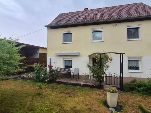 Einfamilienhaus zum Kauf 95.000 € 7 Zimmer 100 m² 730 m² Grundstück frei ab sofort Wahnitz Nossen 01683
