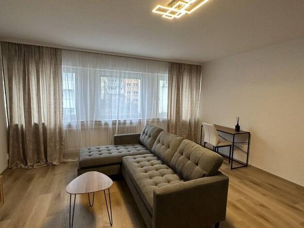 Wohnung zur Miete 1.350 € 2,5 Zimmer 56 m² 3. Geschoss Alexanderstraße 54 Mitte Mitte 70182