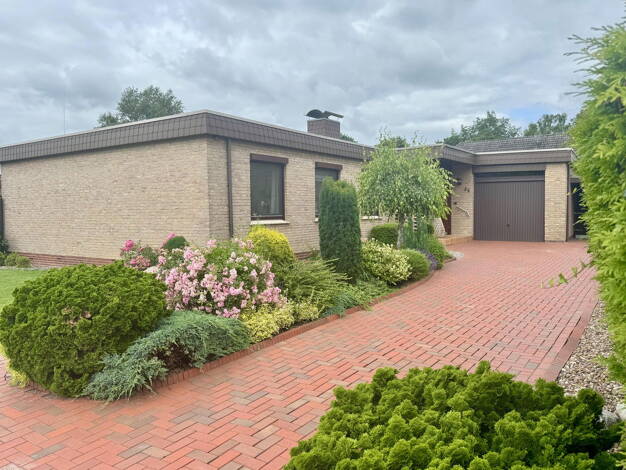 Einfamilienhaus zum Kauf provisionsfrei 395.000 € 6 Zimmer 143,6 m² 666 m² Grundstück Juiststrasse 22 Brake Brake 26919