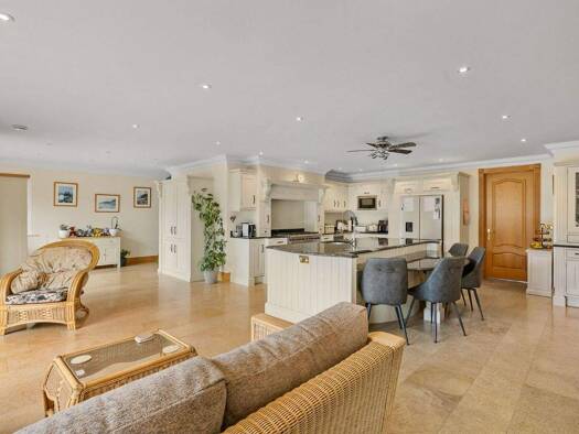 Einfamilienhaus zum Kauf 4.274.994 € 10 Zimmer Flambards Arrowsmith Road Dorset BH21 3BE