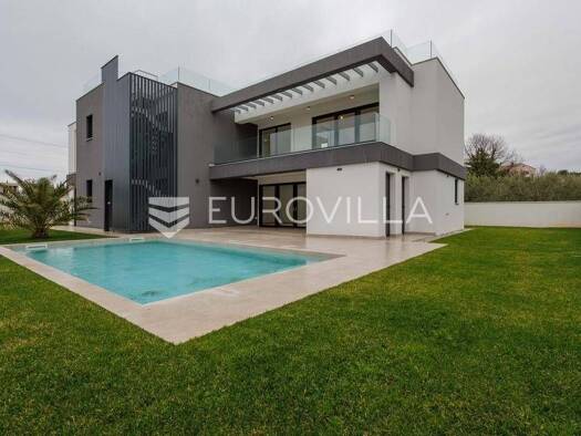 Einfamilienhaus zum Kauf - Erstbezug 1.350.000 € 4 Zimmer 390 m² Pomer Medulin 52203