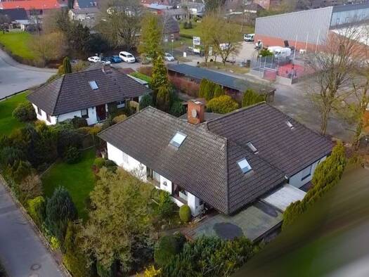 Einfamilienhaus zum Kauf 298.000 € 8 Zimmer 230 m² 775 m² Grundstück frei ab sofort Albersdorf 25767