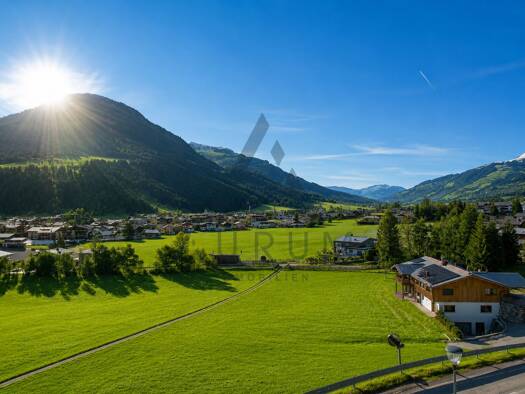 Immobilie in Kirchberg in Tirol - Einfamilienhaus zum Kauf - Kirchberg in Tirol - 1.600.000 € - 290 m², 601 m² Grundstück - Bild 2