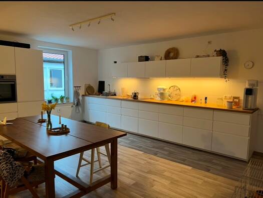 Wohnung zur Miete 1.390 € 6 Zimmer 179,1 m² frei ab sofort Laage Laage 18299