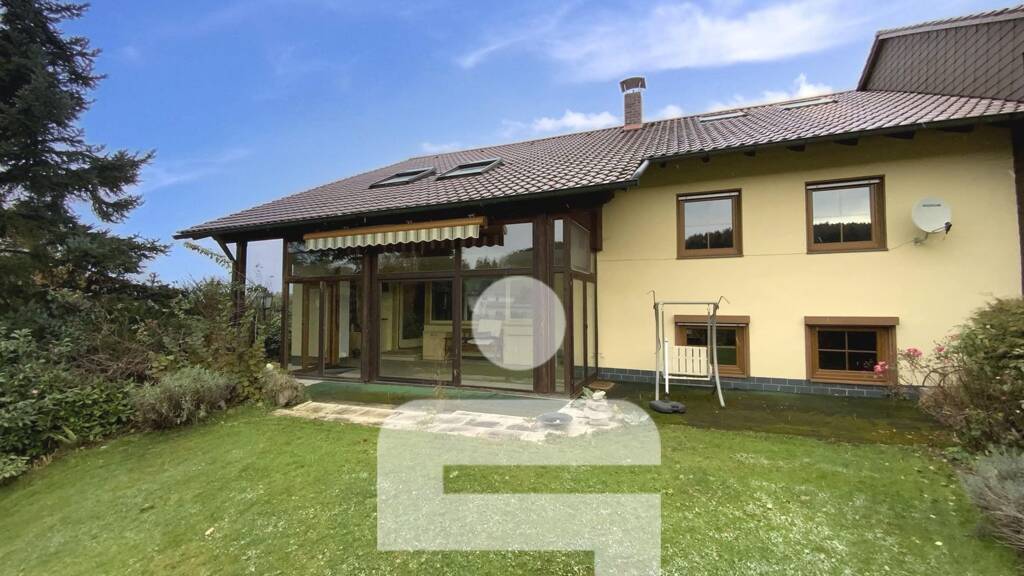 Einfamilienhaus zum Kauf 250.000 € 10 Zimmer 188 m² 987 m² Grundstück Oberviechtach 92526
