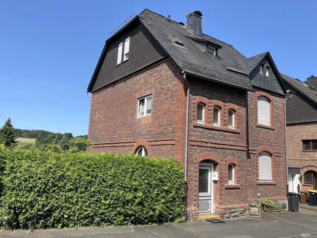 Einfamilienhaus zum Kauf 230.000 € 7 Zimmer 113 m² 303 m² Grundstück Sinn 35764