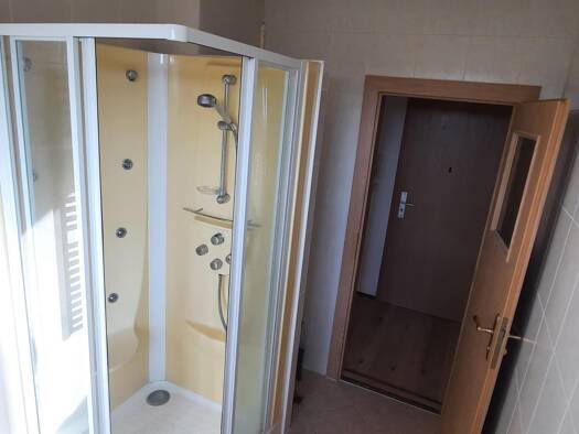 Wohnung zur Miete 380 € 3 Zimmer 64,6 m² 2. Geschoss Rathausstraße 5 Crossen Zwickau 08058