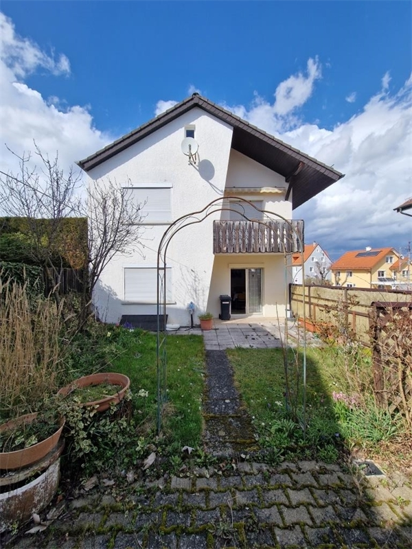 Mehrfamilienhaus zum Kauf 398.000 € 5 Zimmer 142 m²<br/>Wohnfläche 399 m²<br/>Grundstück Büchenbronn - Stadtviertel 133 Pforzheim 75180