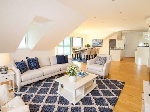 Terrassenwohnung zur Miete 1.900 € 4 Zimmer 140 m² 1. Geschoss frei ab 01.05.2026 Unterer Kirchberg Jois 7093