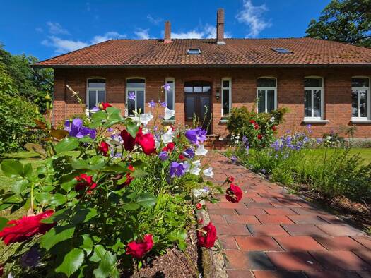 Einfamilienhaus zum Kauf provisionsfrei 285.000 € 12 Zimmer 219 m² 1.317 m² Grundstück Hansen Uelzen 29525