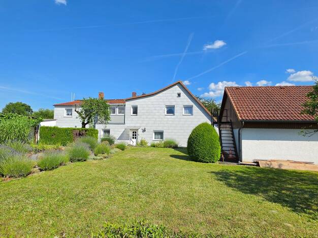 Doppelhaushälfte zum Kauf 243.000 € 7 Zimmer 130 m² 695 m² Grundstück Coburg Coburg 96450