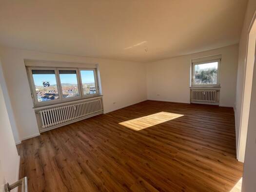 Wohnung zur Miete 985 € 4 Zimmer 107,8 m² 6. Geschoss frei ab sofort Eisenacher Straße 1 Coburg 96450