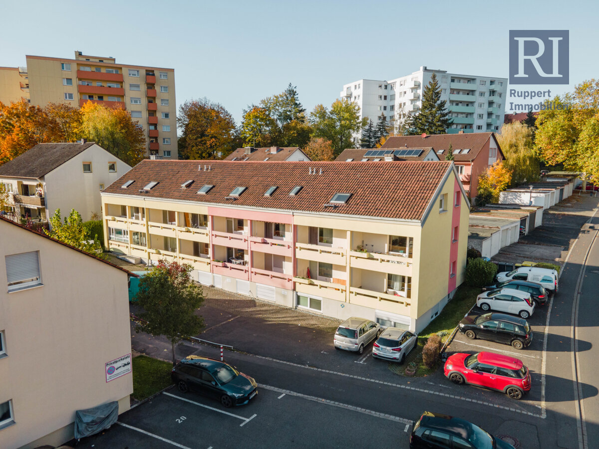 Wohnanlage zum Kauf als Kapitalanlage geeignet 1.200.000 € 374 m²<br/>Fläche 1.016 m²<br/>Grundstück Otto-Hahn-Straße 43 Gerbrunn 97218