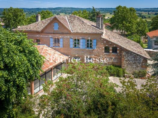 Reihenmittelhaus zum Kauf 470.000 € 6 Zimmer 488 m² 9.467 m² Grundstück Valence 82400