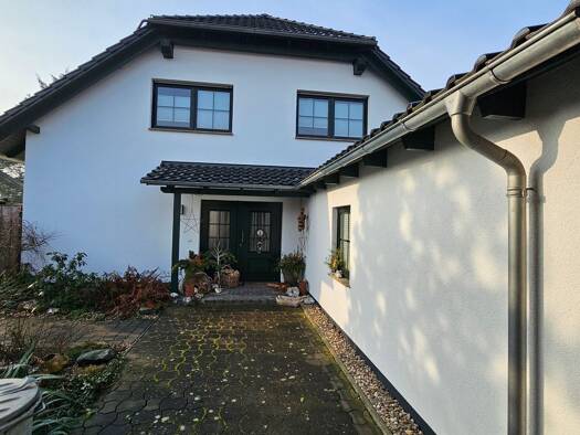 Einfamilienhaus zum Kauf 649.000 € 219 m² 1.505 m² Grundstück Oberröblingen Sangerhausen 06526