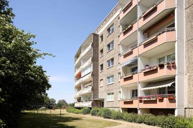 Wohnung zur Miete 433 € 4 Zimmer 86,7 m² 3. Geschoss frei ab 01.08.2025 Mudder-Schulten-Str. 5 Datzeviertel Neubrandenburg 17034