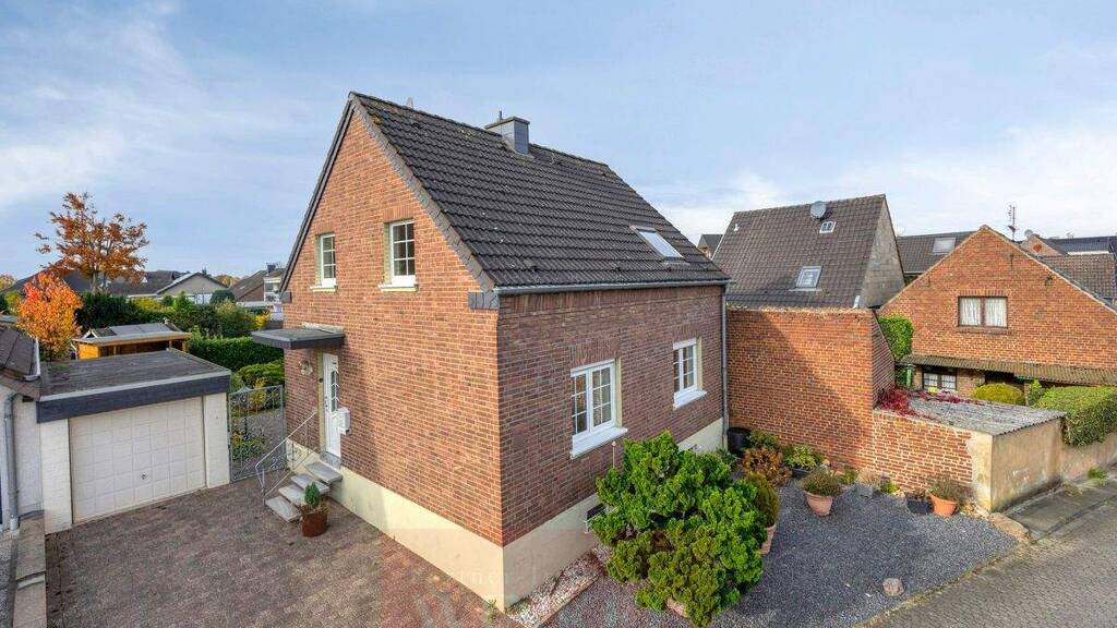 Einfamilienhaus zum Kauf 349.000 € 6 Zimmer 132 m² 375 m² Grundstück frei ab sofort Gymnich Erftstadt 50374