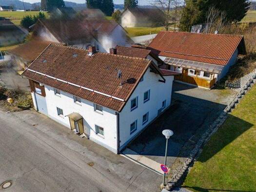 Haus zum Kauf 284.000 € 1 Zimmer frei ab sofort Schöllnacher Straße Reichenbach Iggensbach 94547