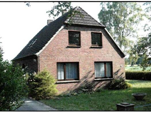 Mehrfamilienhaus zum Kauf provisionsfrei 225.000 € 9 Zimmer 165 m² 772 m² Grundstück Hude 27798