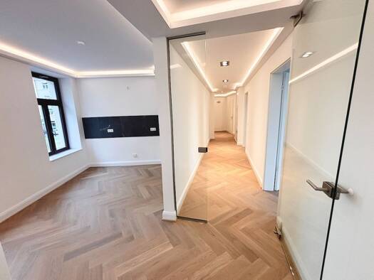 Wohnung zur Miete - Erstbezug 1.050 € 3 Zimmer 80,2 m² 1. Geschoss frei ab 01.10.2026 Altlindenau Alt-West 04177