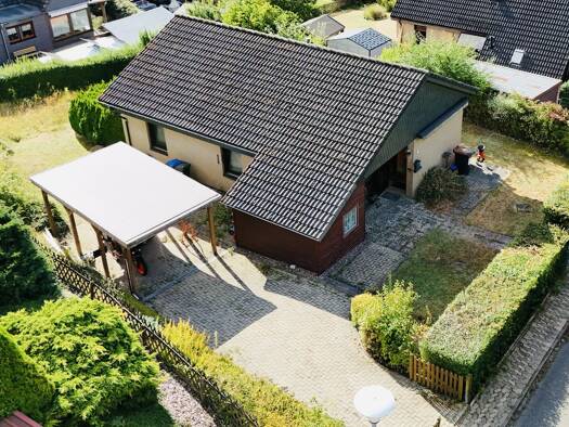 Bungalow zum Kauf 135.000 € 4 Zimmer 71,5 m² 606 m² Grundstück frei ab sofort Zum Habichtsfang 8 Nienhagen Moringen 37186