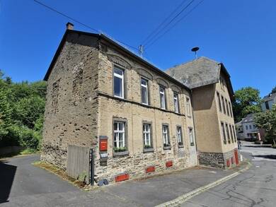 Mehrfamilienhaus zum Kauf 249.000 € 7 Zimmer 292 m² 1.689 m² Grundstück Kaisersesch 56759