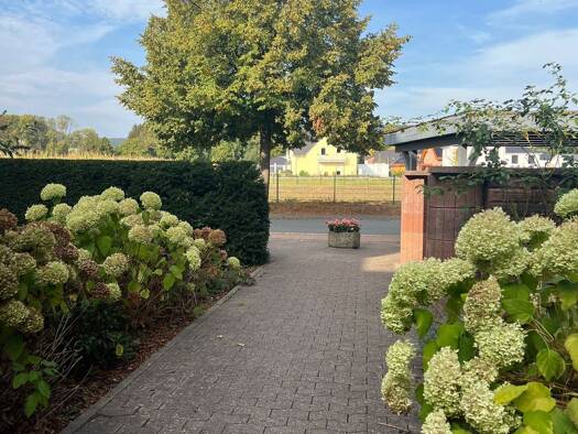 Wohnung zur Miete 585 € 2 Zimmer 71 m² Geschoss 1/2 frei ab sofort Hessisch Oldendorf 31840