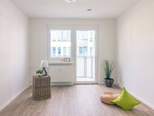 Wohnung zur Miete 248 € 2 Zimmer 41,3 m² 3. Geschoss frei ab 16.09.2026 Augustusburger Straße 21 a Zentrum Zentrum 09111