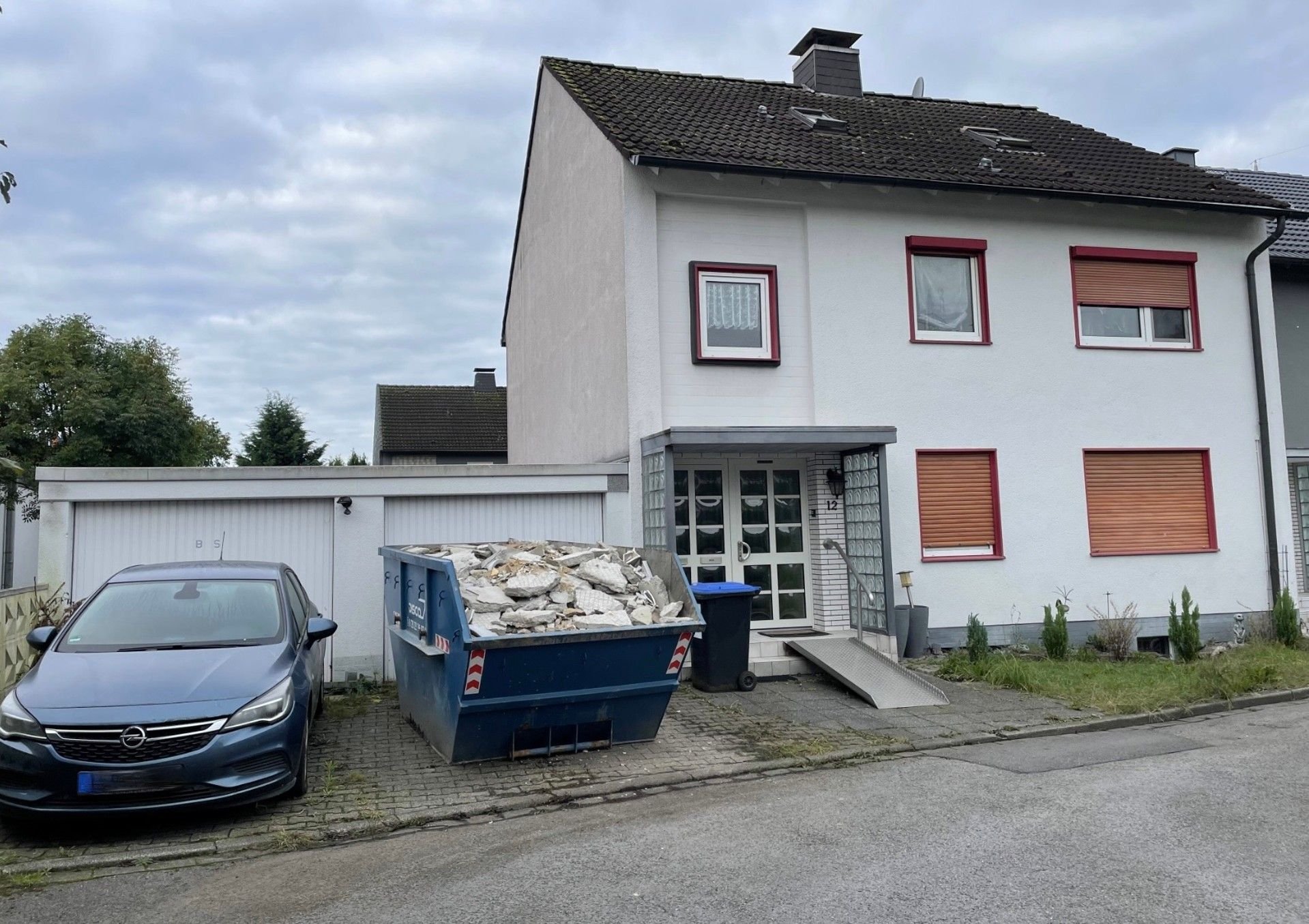 Mehrfamilienhaus zur Zwangsversteigerung 239.000 € 8 Zimmer 173 m²<br/>Wohnfläche 550 m²<br/>Grundstück Pantringshof Herne 44628