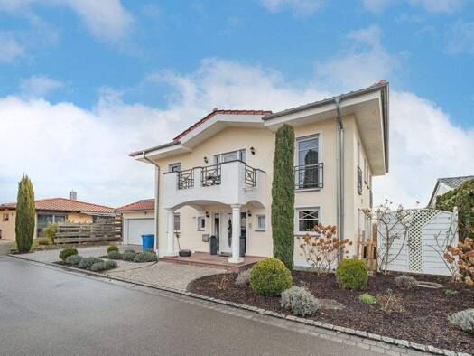 Villa zum Kauf 799.900 € 239,7 m² 826 m² Grundstück Volkertshausen 78269