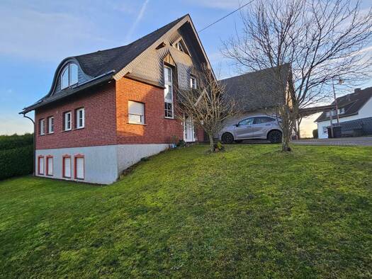 Einfamilienhaus zur Miete 1.850 € 5 Zimmer 200 m² 1.090 m² Grundstück frei ab sofort Haagstraße 1 Hontheim 54538