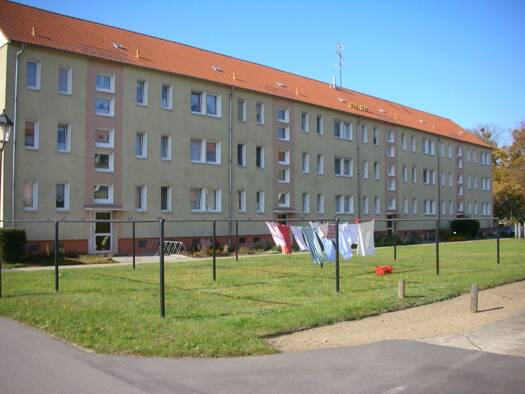 Wohnung zur Miete 327 € 3 Zimmer 60 m² EG Bahnhofstraße 18 c Golßen 15938