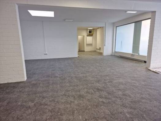 Wohnung zur Miete 896 € 3 Zimmer 149,2 m² EG frei ab sofort Schwanfeld 97523