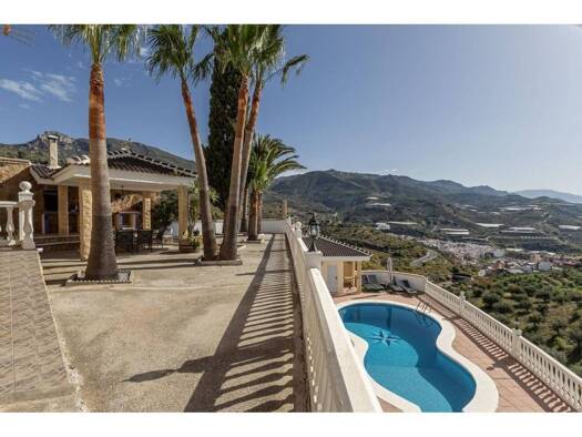 Chalet zum Kauf 689.000 € 5 Zimmer 391 m² 6.610 m² Grundstück Ítrabo 18612