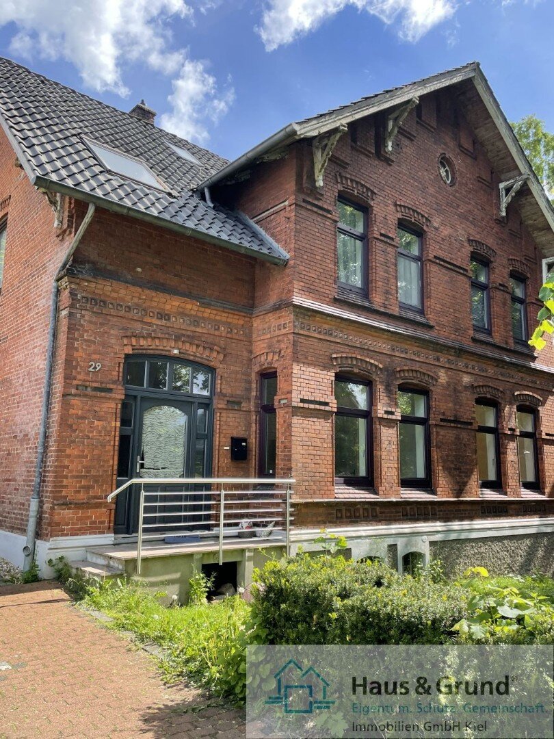 Wohnung zur Miete 1.445 € 6,5 Zimmer 150 m²<br/>Wohnfläche 1.<br/>Geschoss 01.11.2024<br/>Verfügbarkeit Holstenstraße 29 Bordesholm 24582