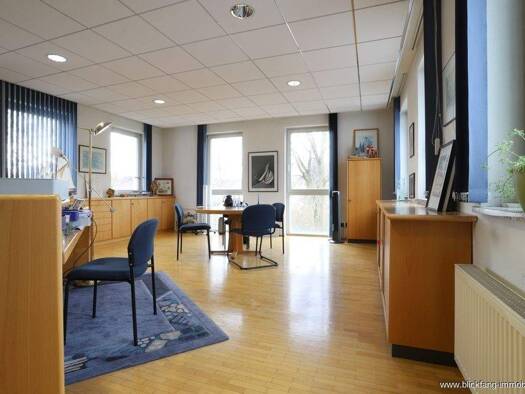 Bürogebäude zur Miete 6 € 13 Zimmer 300 m² Bürofläche Cappel Lippstadt 59556