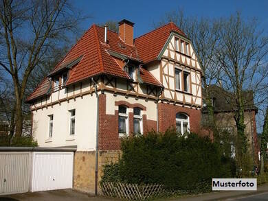 Doppelhaushälfte zur Zwangsversteigerung 187.000 € 1 Zimmer 122 m² 617 m² Grundstück Eckernförde 24340