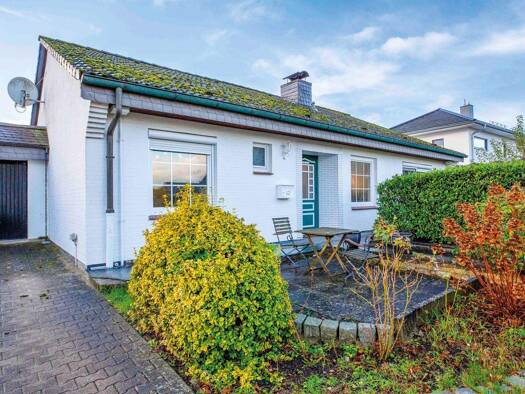 Einfamilienhaus zum Kauf 299.500 € 3 Zimmer 122 m² 765 m² Grundstück Nusse 23896