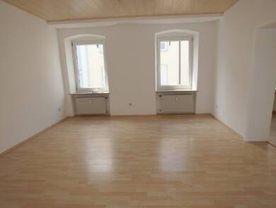Wohnung zur Miete 550 € 3 Zimmer 81,5 m² 2. Geschoss Straubing Straubing 94315