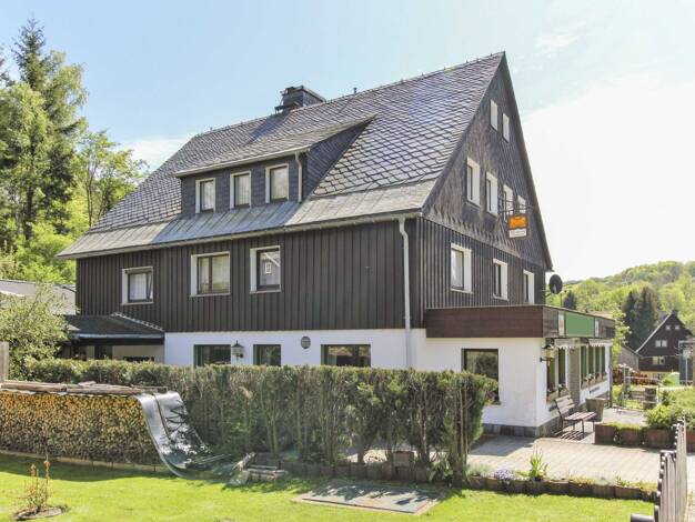 Mehrfamilienhaus zum Kauf 249.000 € 10 Zimmer 200,2 m² 1.240,2 m² Grundstück Hermsdorf Hermsdorf 01776