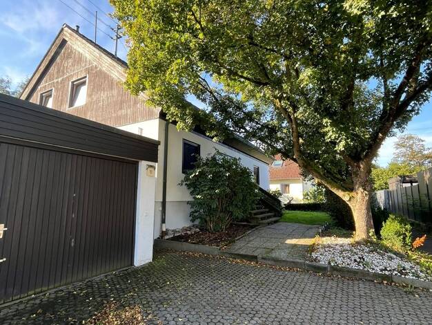 Einfamilienhaus zur Miete 1.200 € 7 Zimmer 190,6 m² 703 m² Grundstück frei ab 01.11.2025 Burgrieden 88483