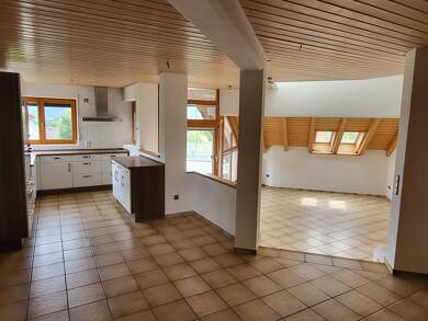 Wohnung zur Miete 1.250 € 4,5 Zimmer 123 m² frei ab sofort Urbach Urbach 73660