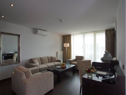 Wohnung zur Miete 1.250 € 2 Zimmer 60 m² 2. Geschoss frei ab 01.10.2026 Ihringen Ihringen 79241