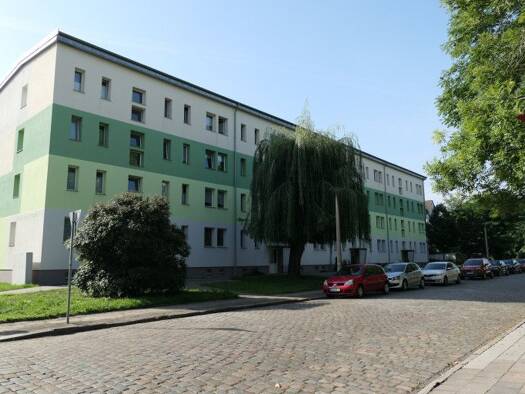 Wohnung zur Miete 545 € 4 Zimmer 74,4 m² 1. Geschoss frei ab 01.10.2026 Hallmeyerstraße 5 Innenstadt Dessau-Roßlau 06844