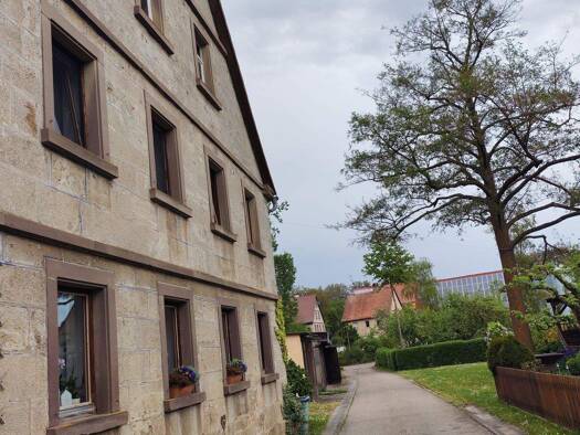 Bauernhaus zum Kauf 329.000 € 8 Zimmer 220 m² 2.343 m² Grundstück frei ab 31.08.2026 Großharbach Großharbach Adelshofen 91587